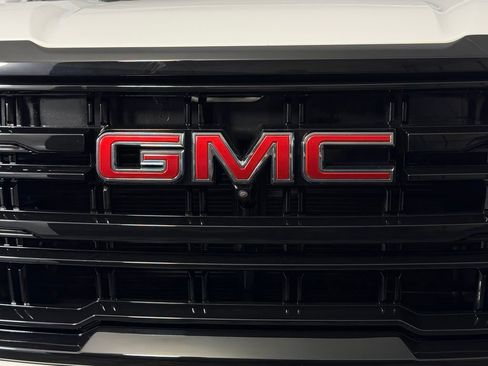 Used 2024 GMC Yukon AT4 image 13