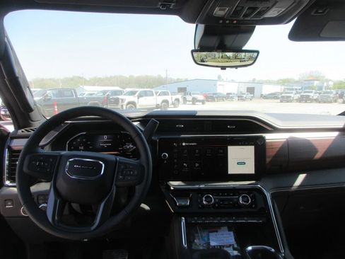 New 2026 GMC Sierra 3500 Denali Ultimate AWD/4WD image 17