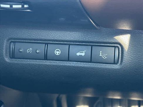 Used 2023 Nissan Pathfinder Platinum image 18