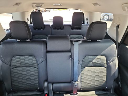 New 2025 Nissan Pathfinder SV w/ Black Appearance Package image 21