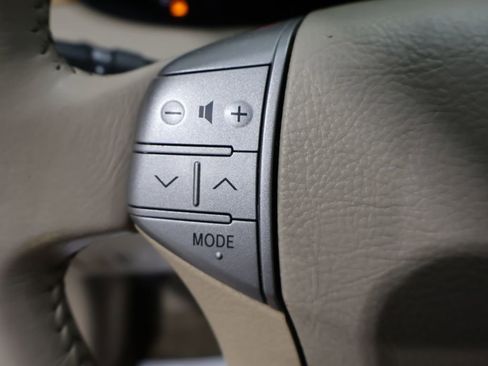 Used 2005 Toyota Avalon XLS image 30