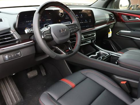 New 2026 Chevrolet Traverse RS image 3