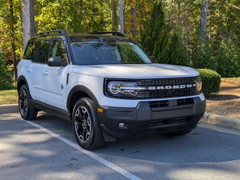 New 2025 Ford Bronco Sport Outer Banks image 2