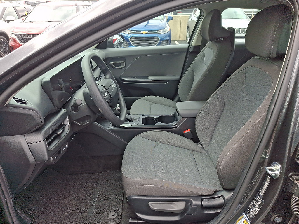 Used 2025 Kia K4 FWD image 13