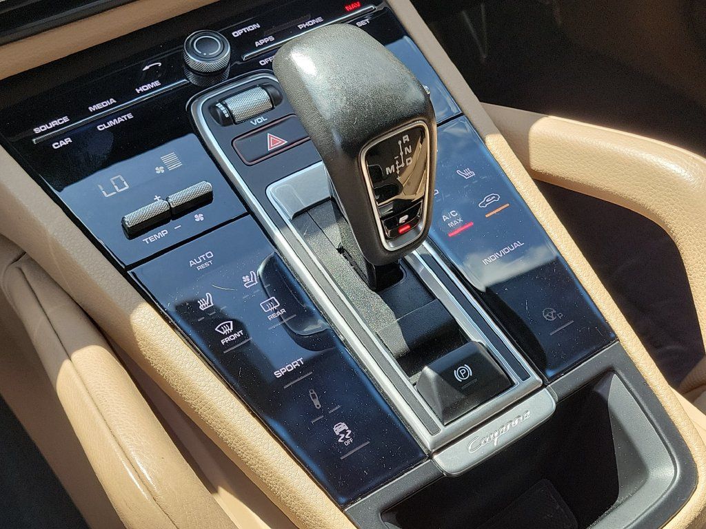 Certified 2019 Porsche Cayenne AWD/4WD image 33