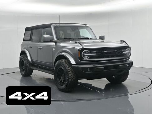 Used 2023 Ford Bronco Outer Banks image 1