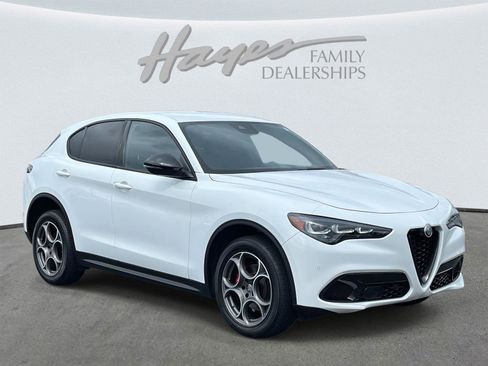 Used 2024 Alfa Romeo Stelvio Sprint image 2