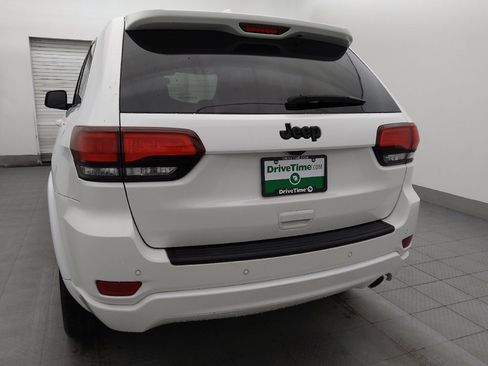 Used 2021 Jeep Grand Cherokee Laredo X AWD/4WD image 6