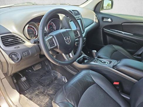 Used 2019 Dodge Journey Crossroad w/ Driver Convenience Group FWD image 12