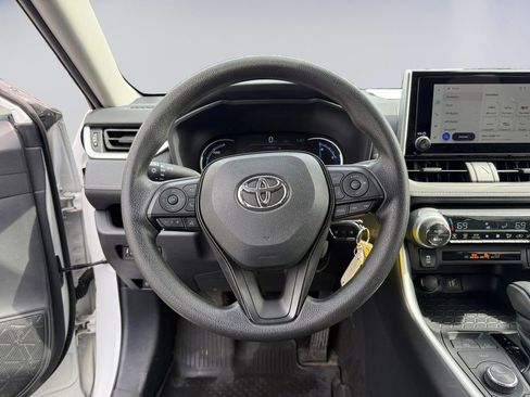 Used 2025 Toyota RAV4 LE AWD/4WD image 14