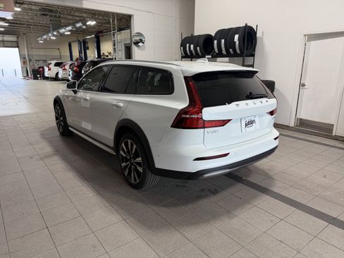 New 2026 Volvo V60 B5 Cross Country Ultra w/ Climate Package image 6