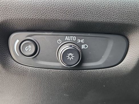 Used 2022 Chevrolet Traverse High Country FWD image 18
