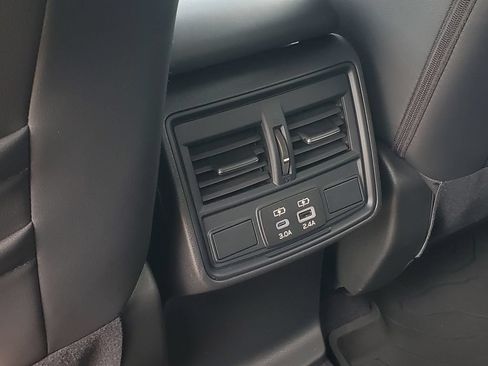 Certified 2025 Subaru Forester Premium AWD/4WD image 27