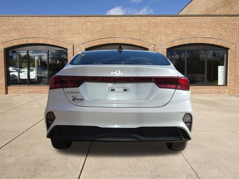 Used 2023 Kia Forte LXS image 4