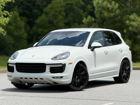 Used 2016 Porsche Cayenne GTS AWD/4WD image 8