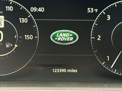 Used 2017 Land Rover Range Rover Sport HSE image 27