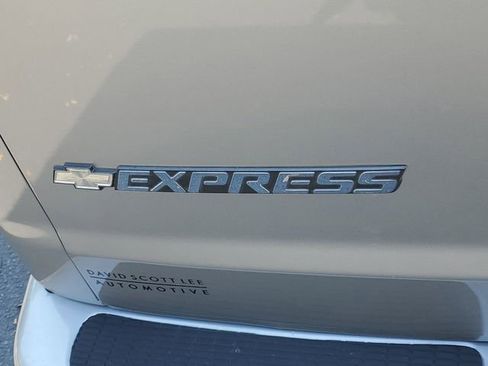 Used 2022 Chevrolet Express 2500 Extended w/ Enhanced Convenience Package RWD image 29