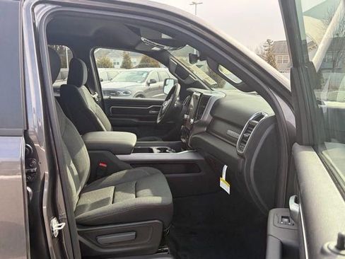 New 2026 RAM 1500 4x4 Crew Cab image 28