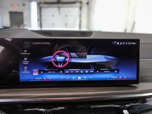 New 2026 BMW X5 xDrive40i w/ M Sport Package image 18