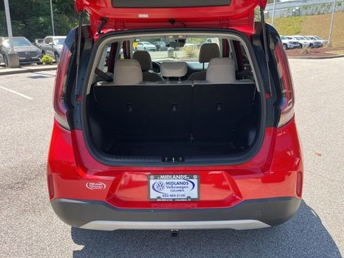 Used 2023 Kia Soul LX w/ LX Technology Package FWD image 32