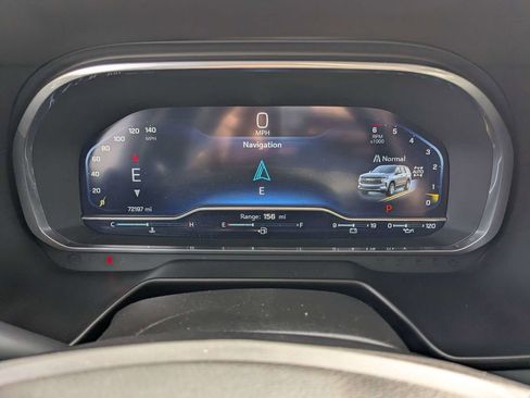 Used 2023 Chevrolet Suburban LT image 23