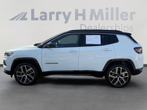 Used 2025 Jeep Compass Limited w/ Elite Group AWD/4WD image 2