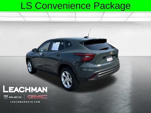 Certified 2026 Chevrolet Trax LS w/ LS Convenience Package FWD image 3
