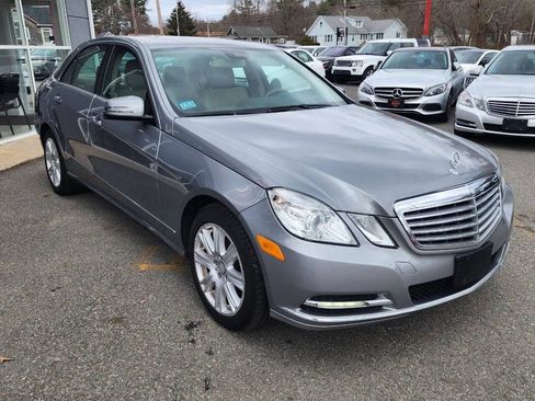Used 2013 Mercedes-Benz E 350 E 350 4MATIC Sedan 4D image 3