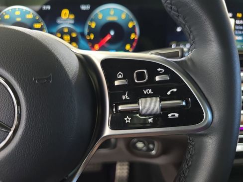 Used 2022 Mercedes-Benz GLS 450 4MATIC image 21