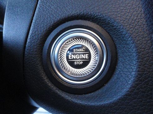 Used 2022 Mercedes-Benz GLC 300 4MATIC w/ AMG Line image 20