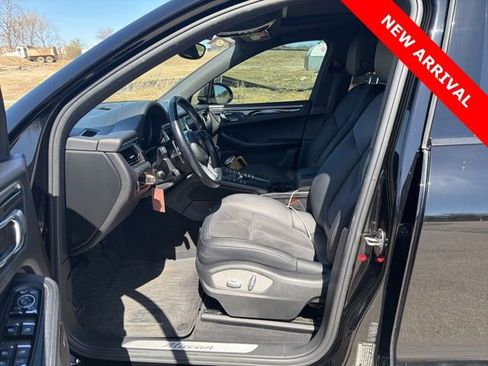 Used 2017 Porsche Macan image 11