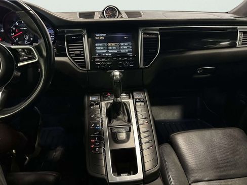 Used 2015 Porsche Macan Turbo AWD/4WD image 31