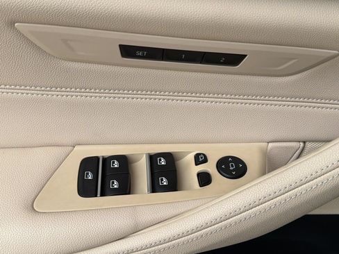 Used 2020 BMW 530i w/ Premium Package RWD image 27