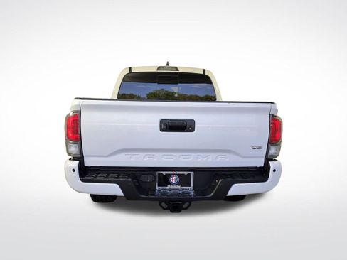 Used 2023 Toyota Tacoma TRD Off-Road w/ Technology Package AWD/4WD image 7
