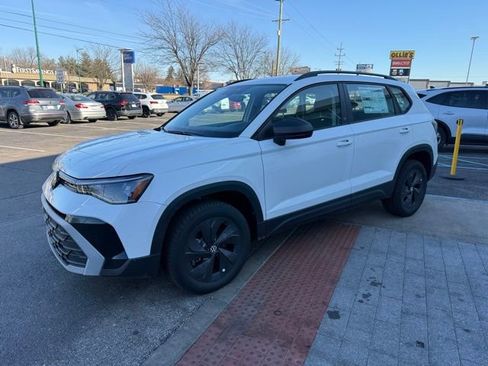 New 2026 Volkswagen Taos S FWD image 3