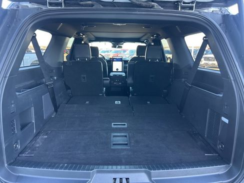 Used 2024 Ford Expedition Max Platinum image 17