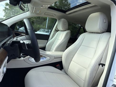 Certified 2025 Mercedes-Benz GLE 450e 4MATIC image 12