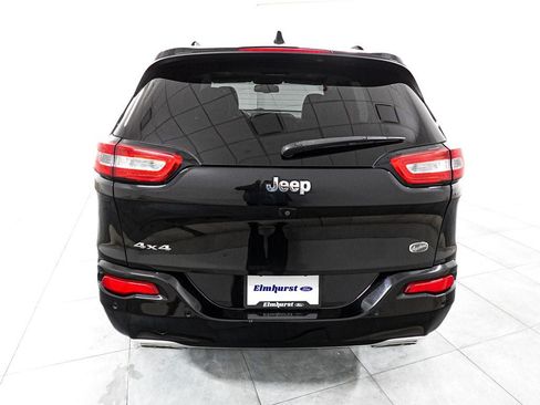 Used 2017 Jeep Cherokee Overland AWD/4WD image 6