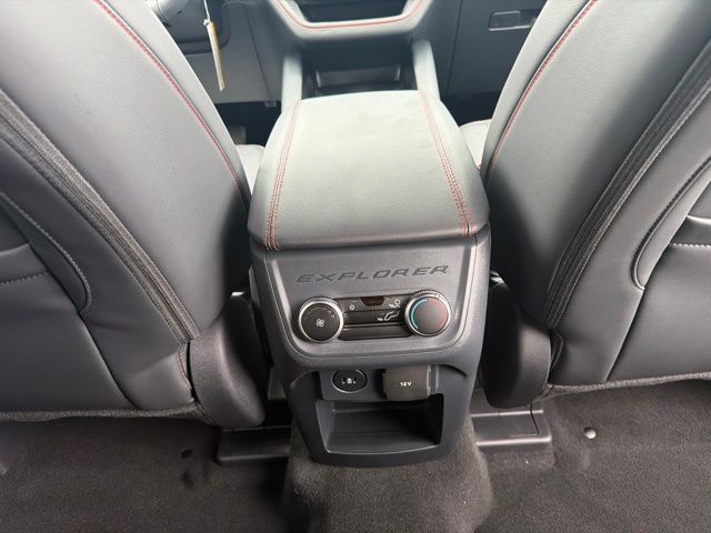 Used 2026 Ford Explorer ST-Line w/ ST-Line Street Pack AWD/4WD image 49
