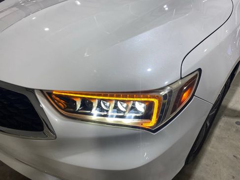 Used 2018 Acura TLX FWD image 21