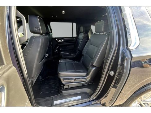 Used 2023 GMC Yukon XL SLT w/ SLT Luxury Package AWD/4WD image 22