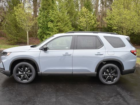 New 2025 Honda Pilot Black Edition image 4