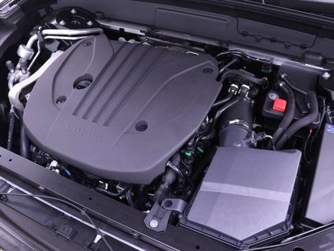 New 2026 Volvo XC60 B5 Plus w/ Protection Package Premier image 17