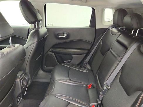 Used 2018 Jeep Compass Latitude w/ Popular Equipment Group AWD/4WD image 18