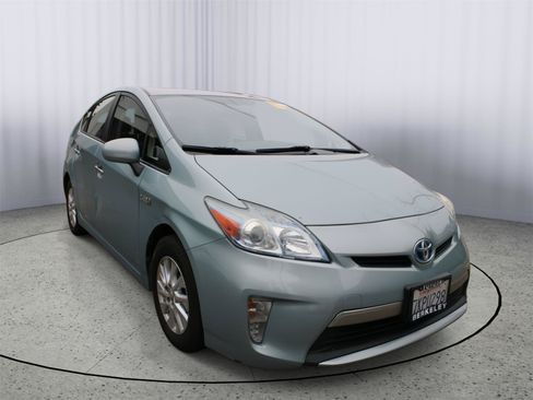 Used 2015 Toyota Prius Prime Advanced FWD image 1