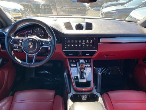 Used 2023 Porsche Cayenne Platinum Edition image 8