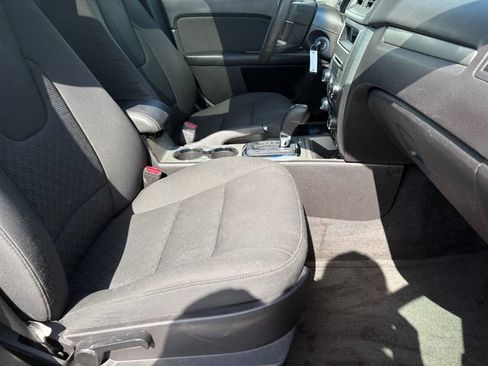 Used 2011 Ford Fusion SE FWD image 17