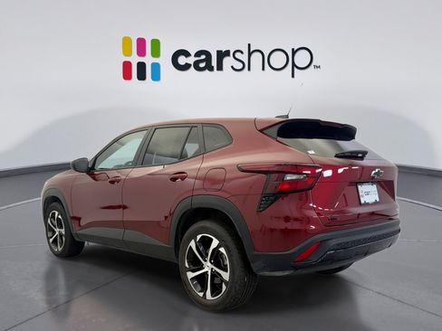 Used 2024 Chevrolet Trax RS FWD image 3