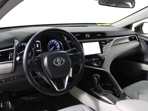 Used 2018 Toyota Camry SE FWD image 7