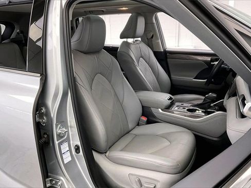 Used 2021 Toyota Highlander Platinum image 7